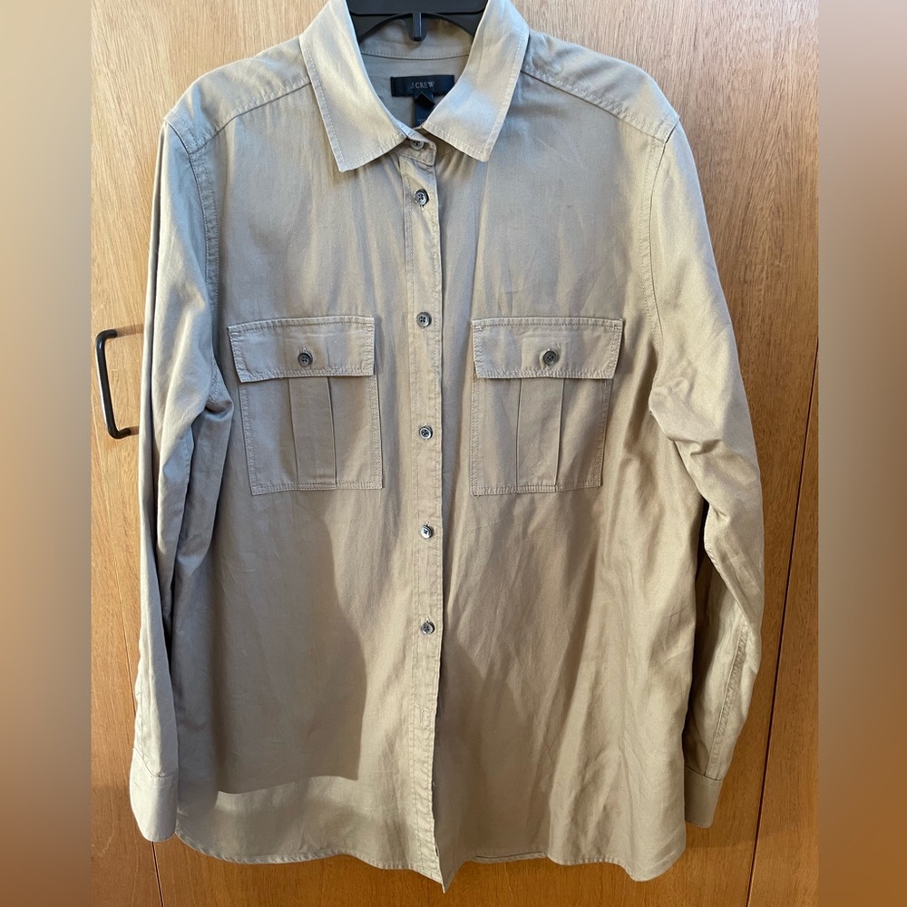 J. Crew Womens Tan/Khaki Long Sleeves Button Up🎉